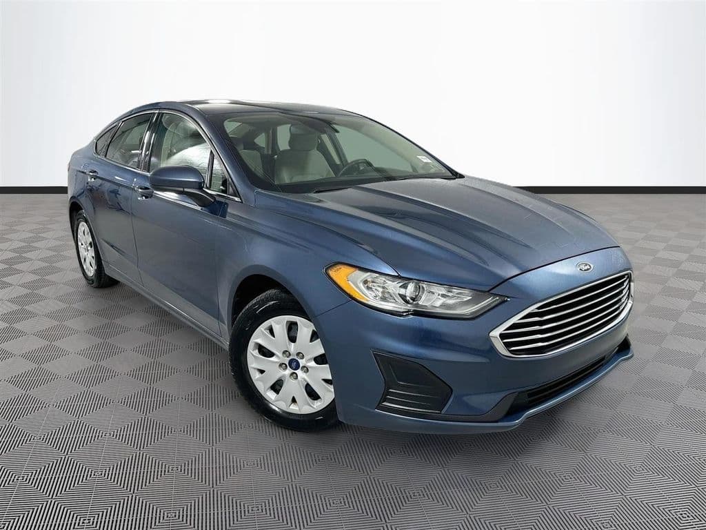 2019 Ford Fusion S — photo 1 of 35