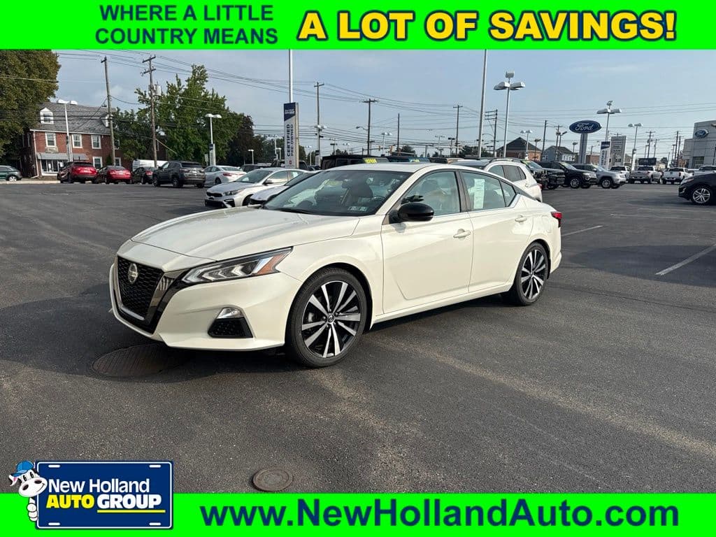 2022 Nissan Altima 2.0 SR — photo 1 of 12