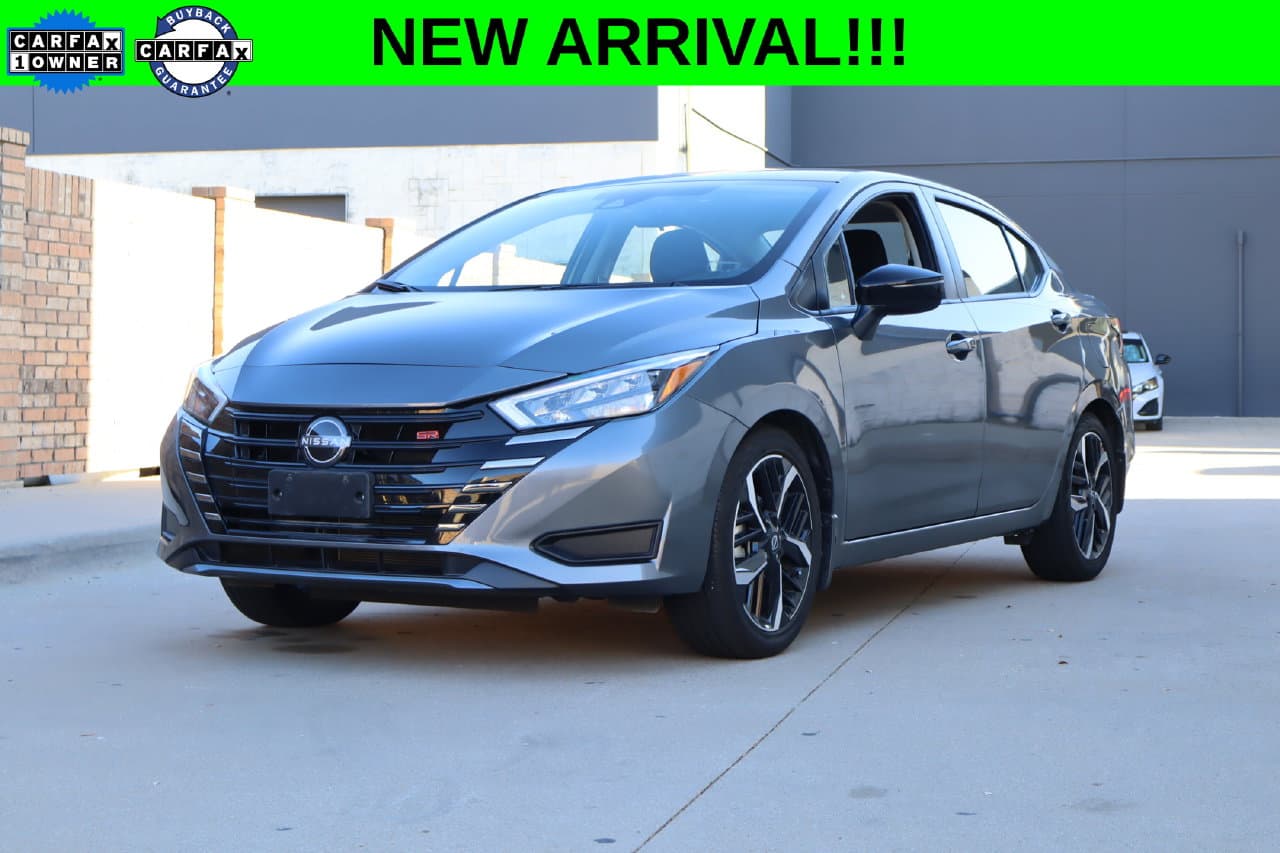 2024 Nissan Versa Base — photo 1 of 29