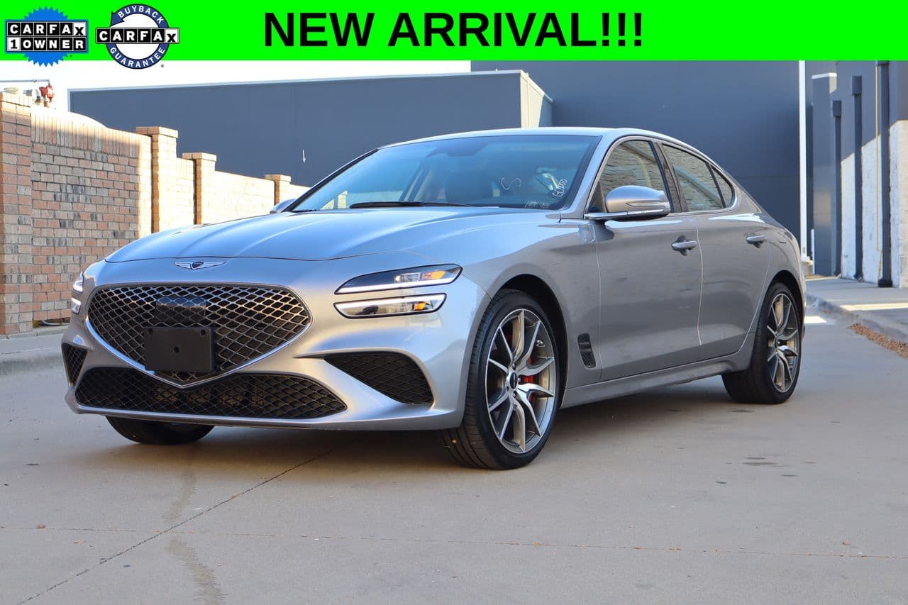 2025 Genesis G70 2.5T — photo 1 of 28