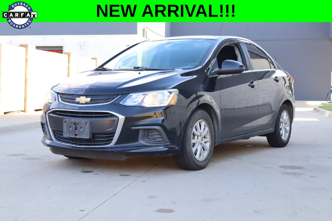2018 Chevrolet Sonic LT — photo 1 of 27