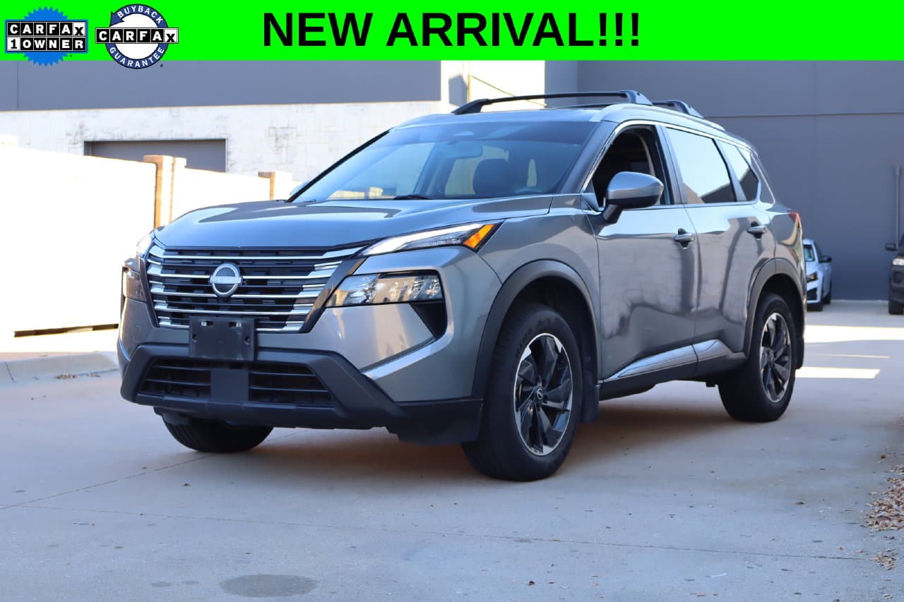 2024 Nissan Rogue SV — photo 1 of 30