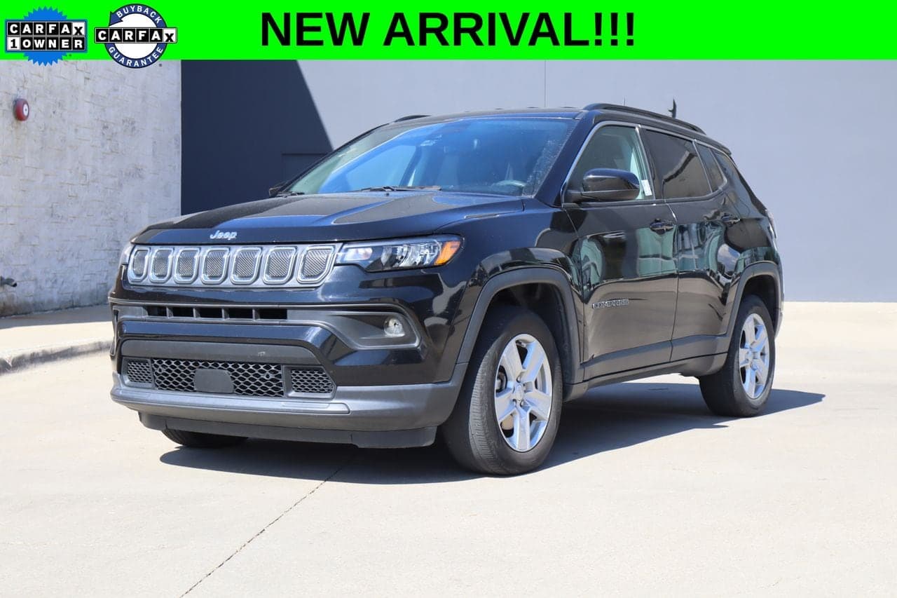 2022 Jeep Compass Latitude — photo 1 of 28