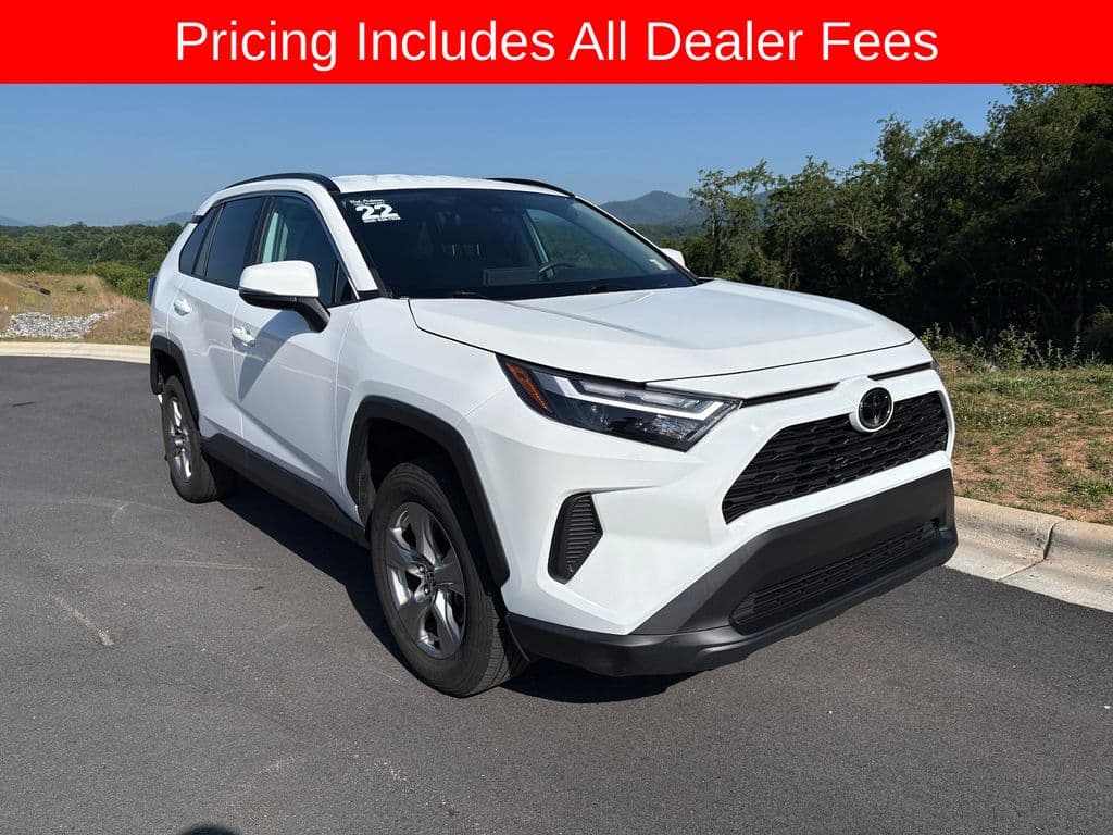 2022 Toyota RAV4 XLE — photo 1 of 31