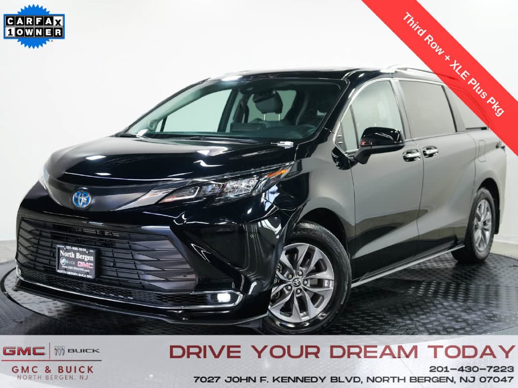 2024 Toyota Sienna XLE — photo 1 of 41