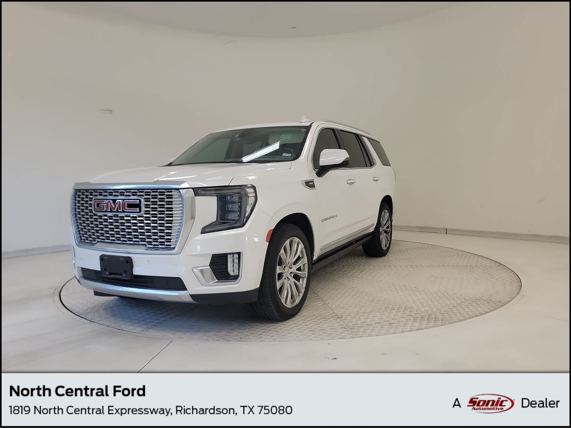 2021 GMC Yukon Denali — photo 1 of 10