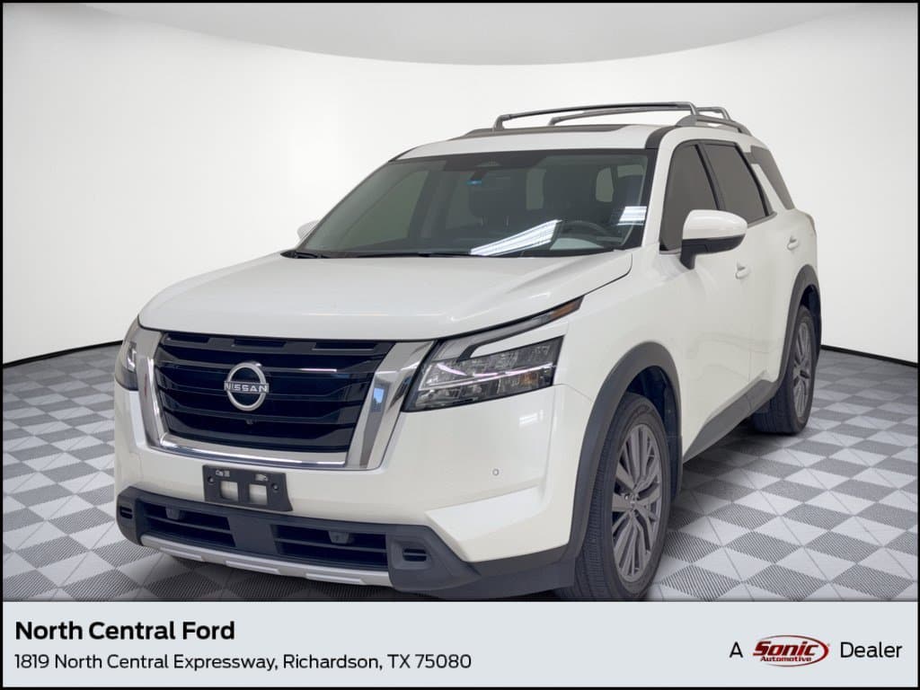 2024 Nissan Pathfinder SL — photo 1 of 10