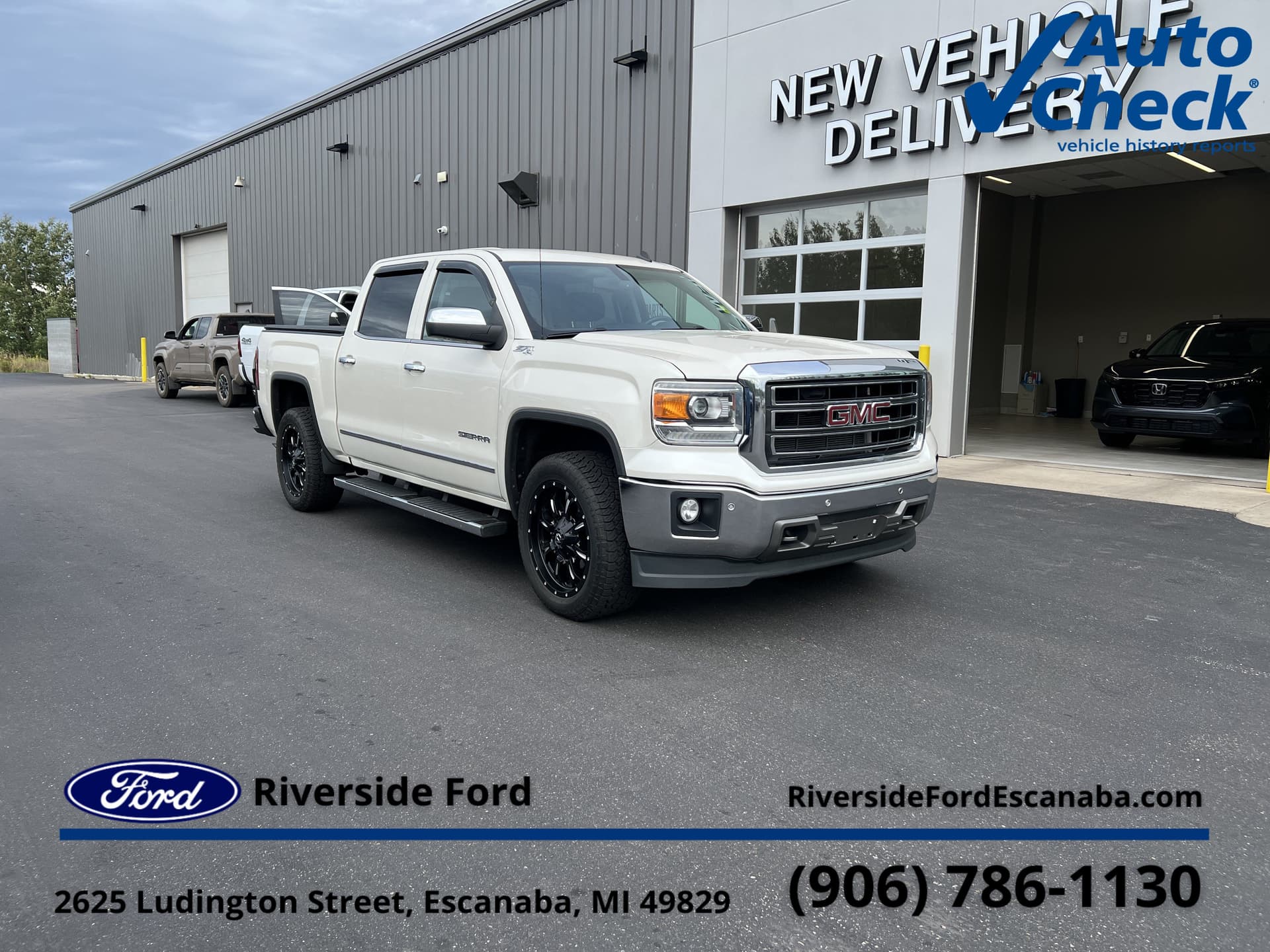2014 GMC Sierra 1500 SLT — photo 1 of 26