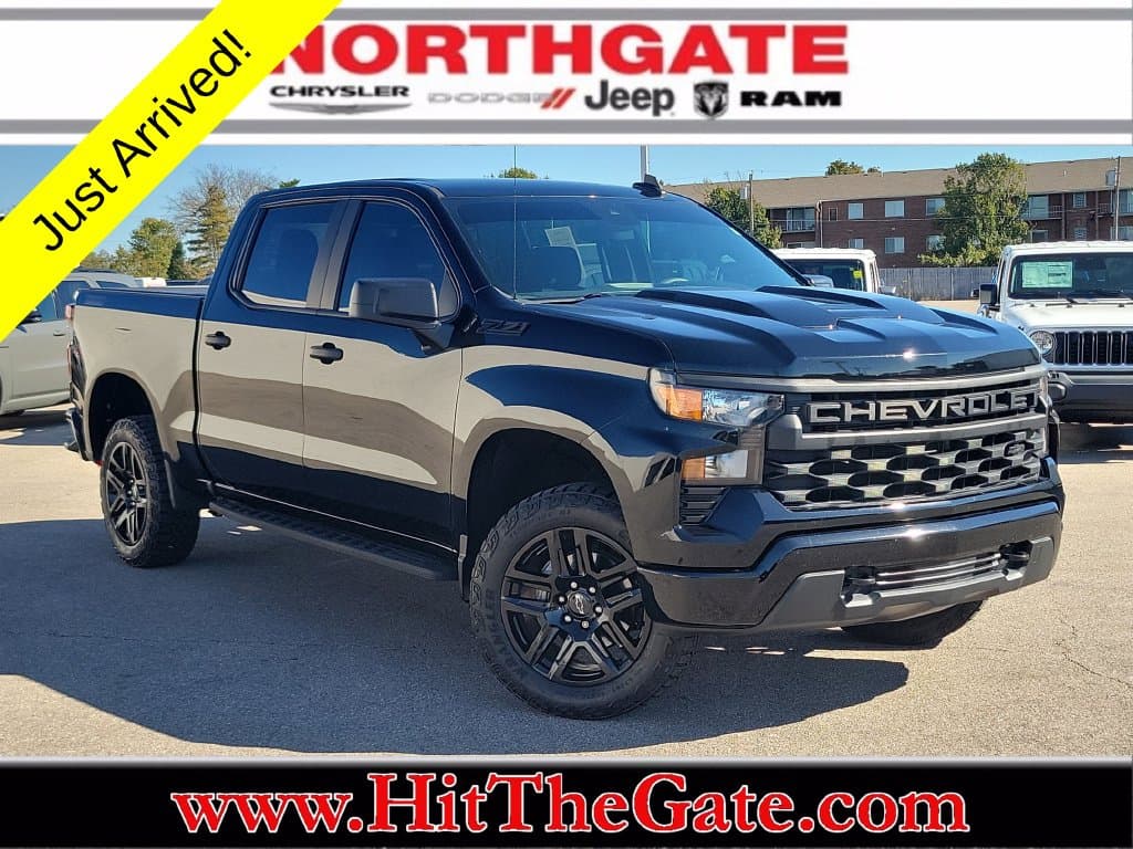 2022 Chevrolet Silverado 1500 Custom Trail Boss — photo 1 of 27