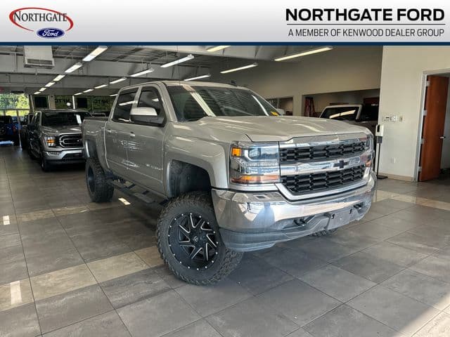2017 Chevrolet Silverado 1500 LT — photo 1 of 20