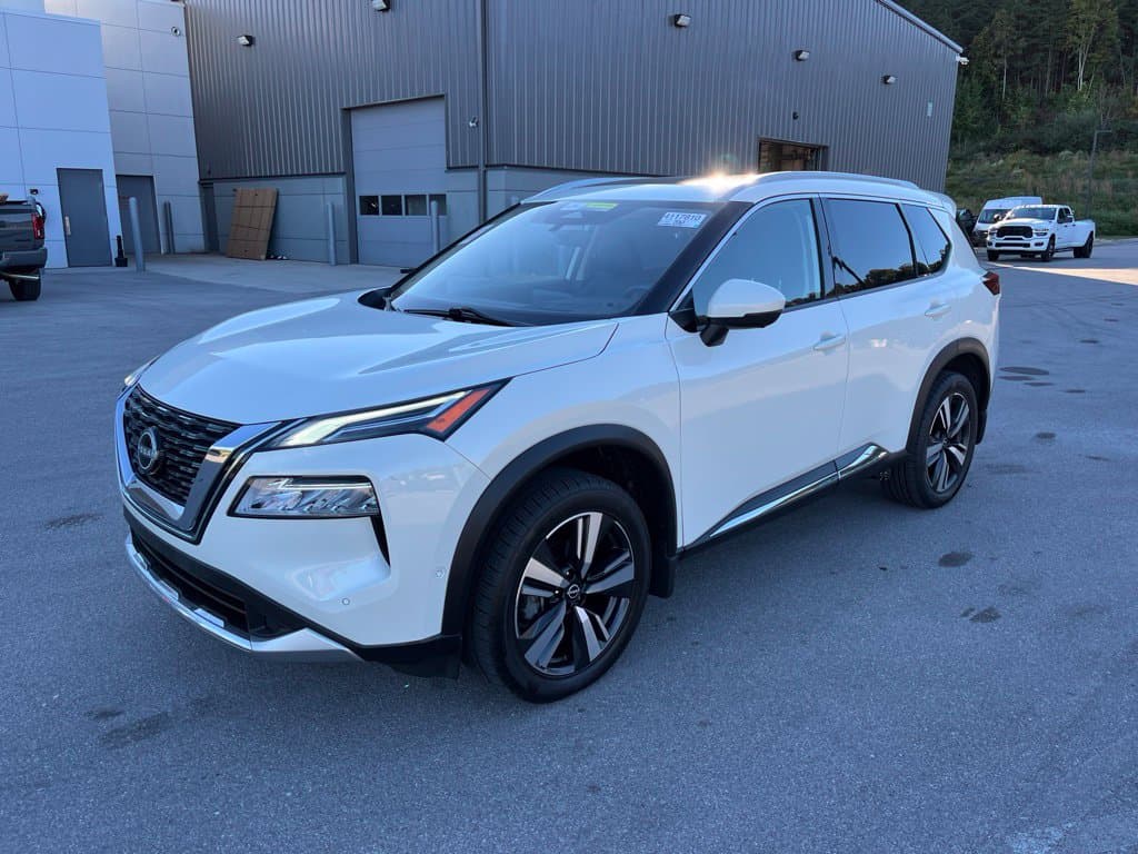 2023 Nissan Rogue Platinum — photo 1 of 12