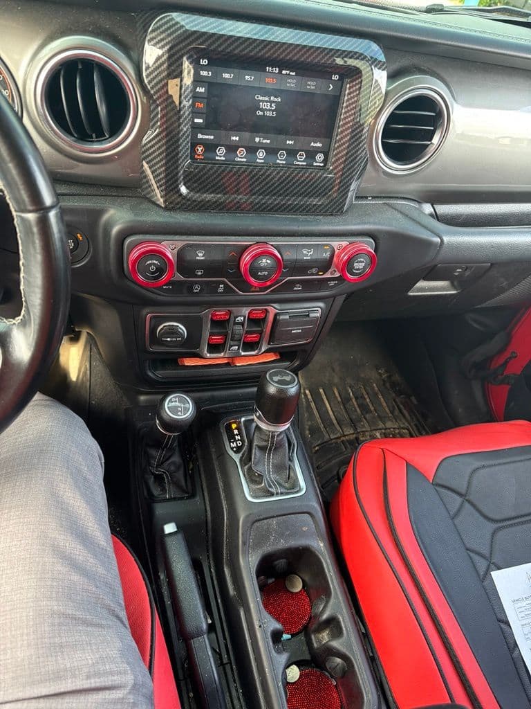 2021 Jeep Wrangler Unlimited Sahara — photo 1 of 3
