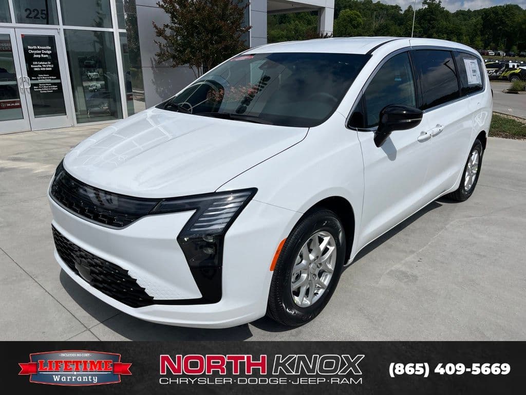 2027 Chrysler Pacifica SELECT — photo 1 of 39