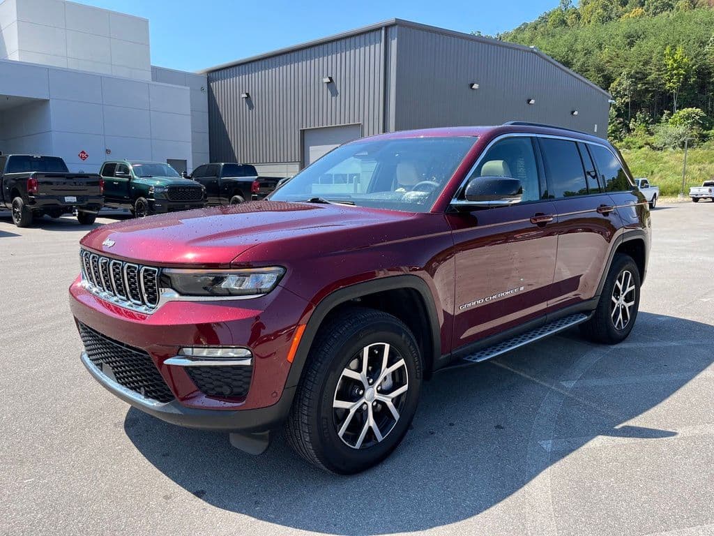 2025 Jeep Grand Cherokee Limited — photo 1 of 12