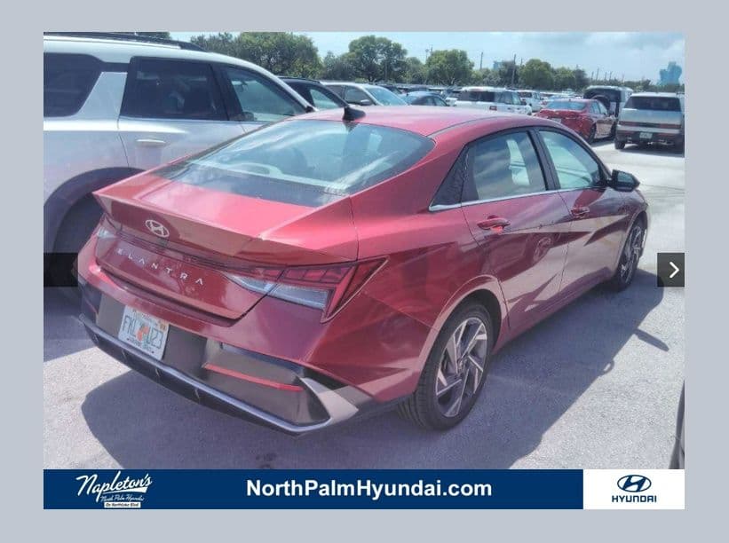 2025 Hyundai Elantra SEL Convenience — photo 1 of 4