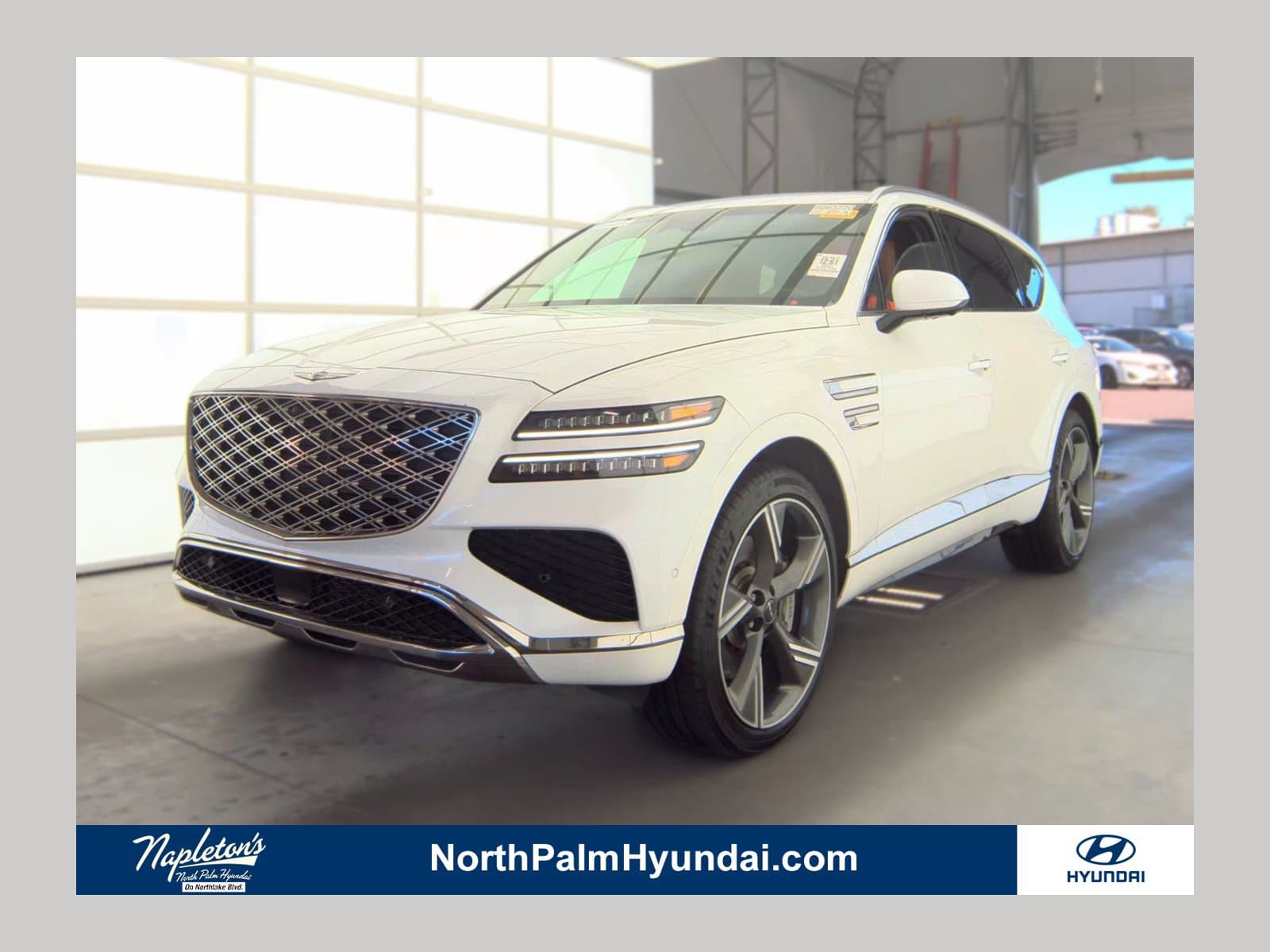2025 Genesis GV80 2.5T Prestige — photo 1 of 16