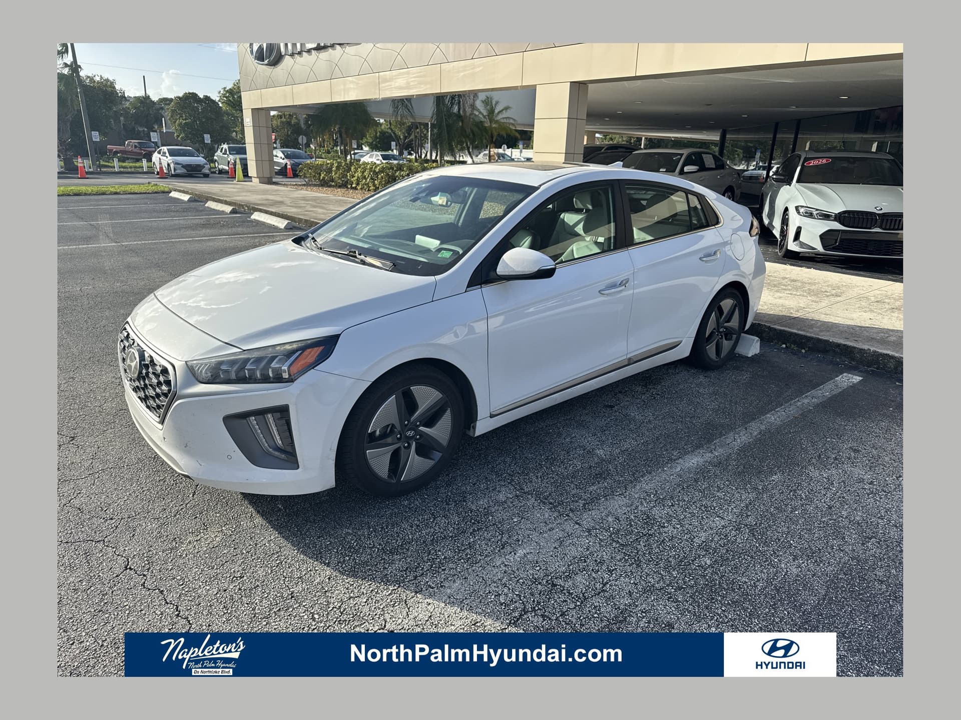 2022 Hyundai Ioniq Hybrid Limited — photo 1 of 26