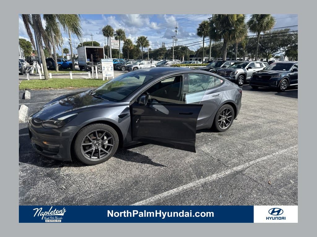 2022 Tesla Model 3 Base — photo 1 of 20