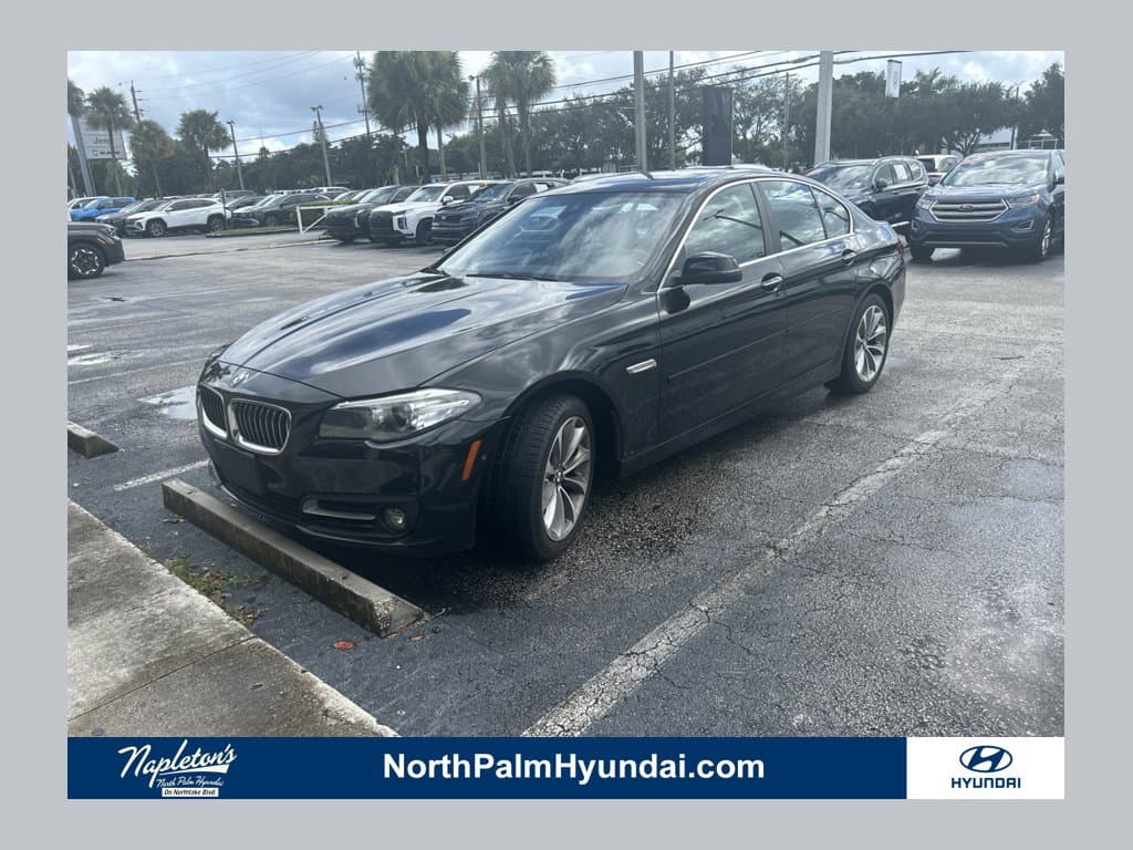 2016 BMW 5 Series 528i xDrive — photo 1 of 34