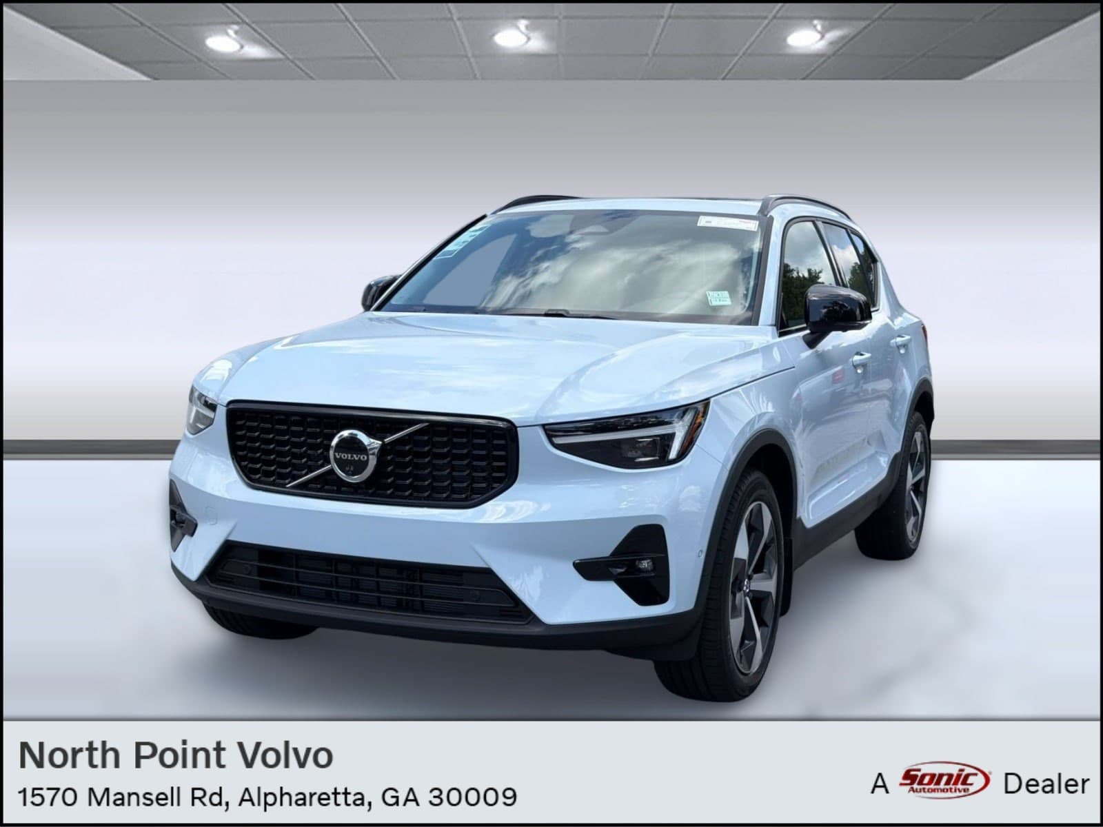 2026 Volvo XC40 B5 Plus — photo 1 of 30