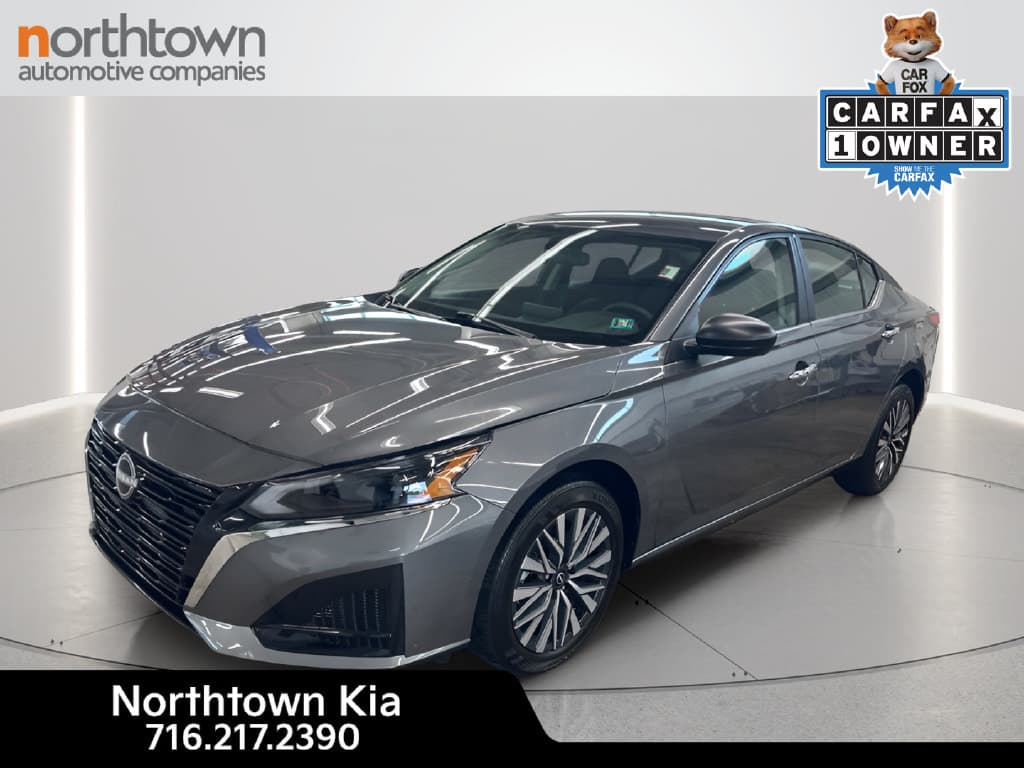 2025 Nissan Altima Base — photo 1 of 35