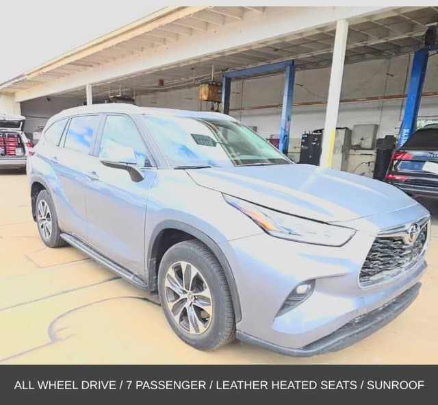 2024 Toyota Highlander LE — photo 1 of 10