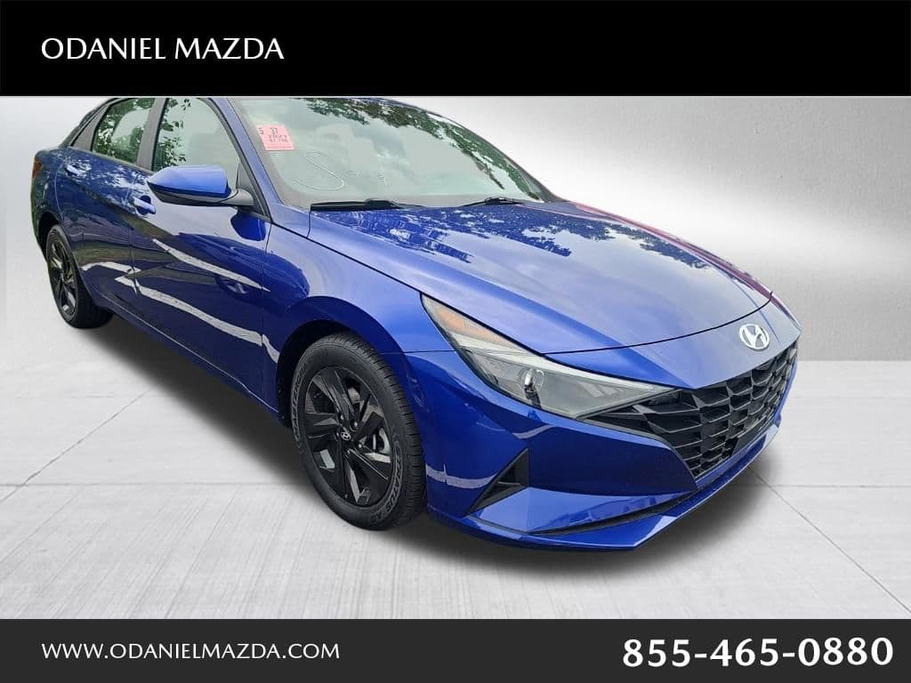 2021 Hyundai Elantra SEL — photo 1 of 2