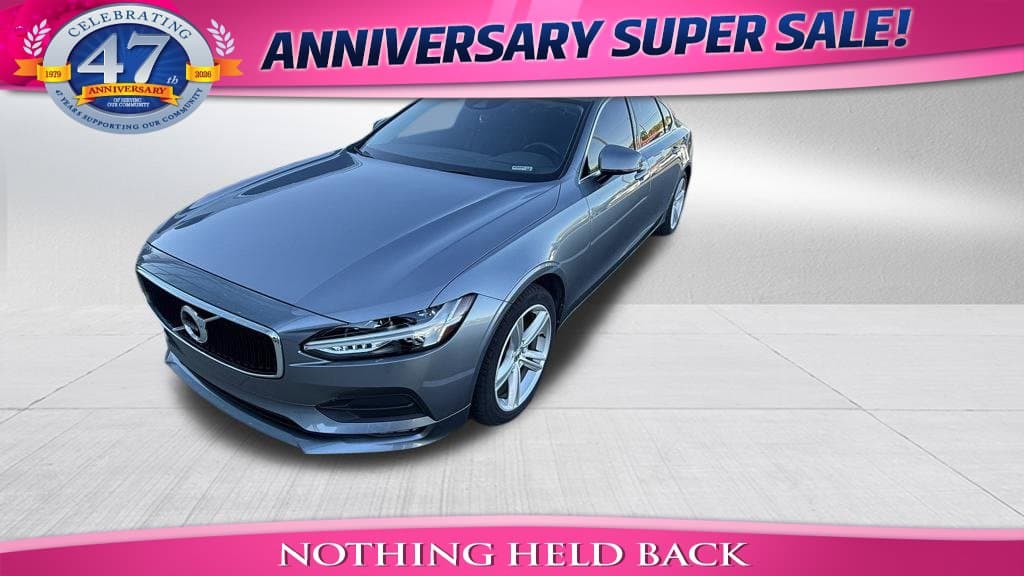 2018 Volvo S90 Momentum — photo 1 of 5
