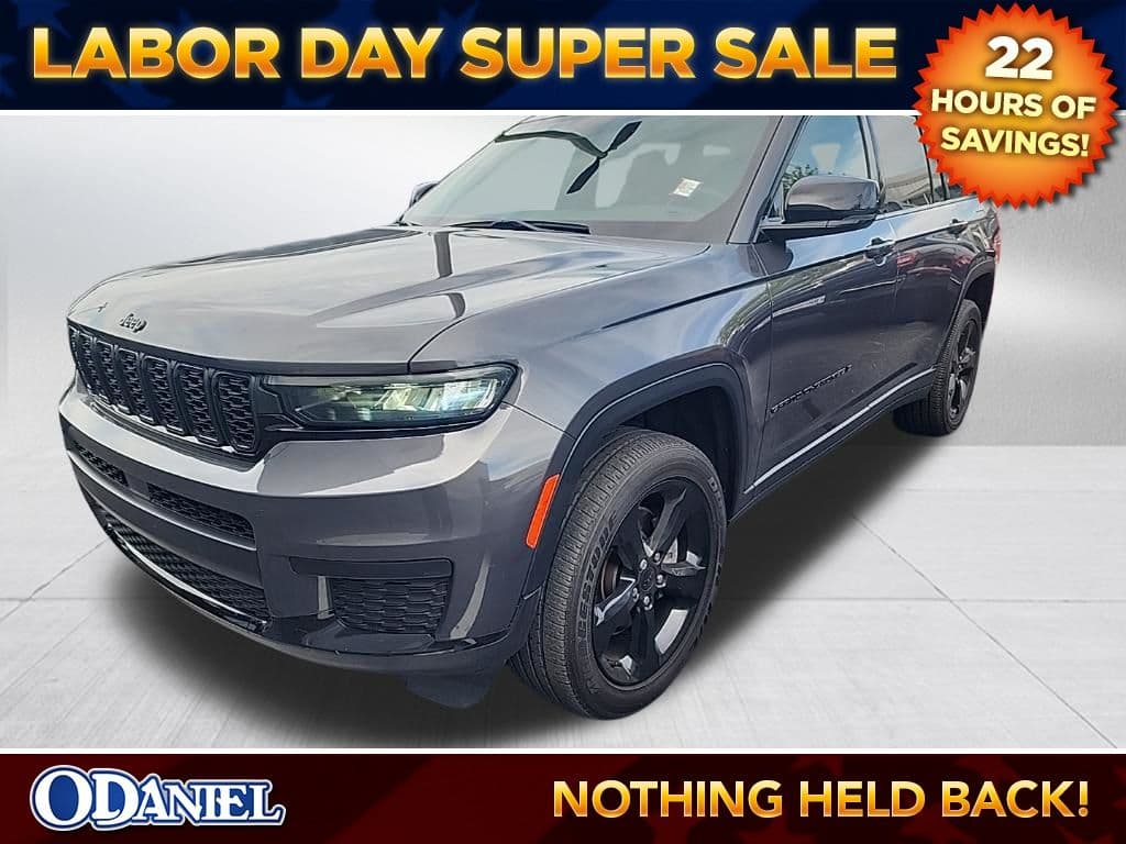 2024 Jeep Grand Cherokee L Laredo — photo 1 of 9