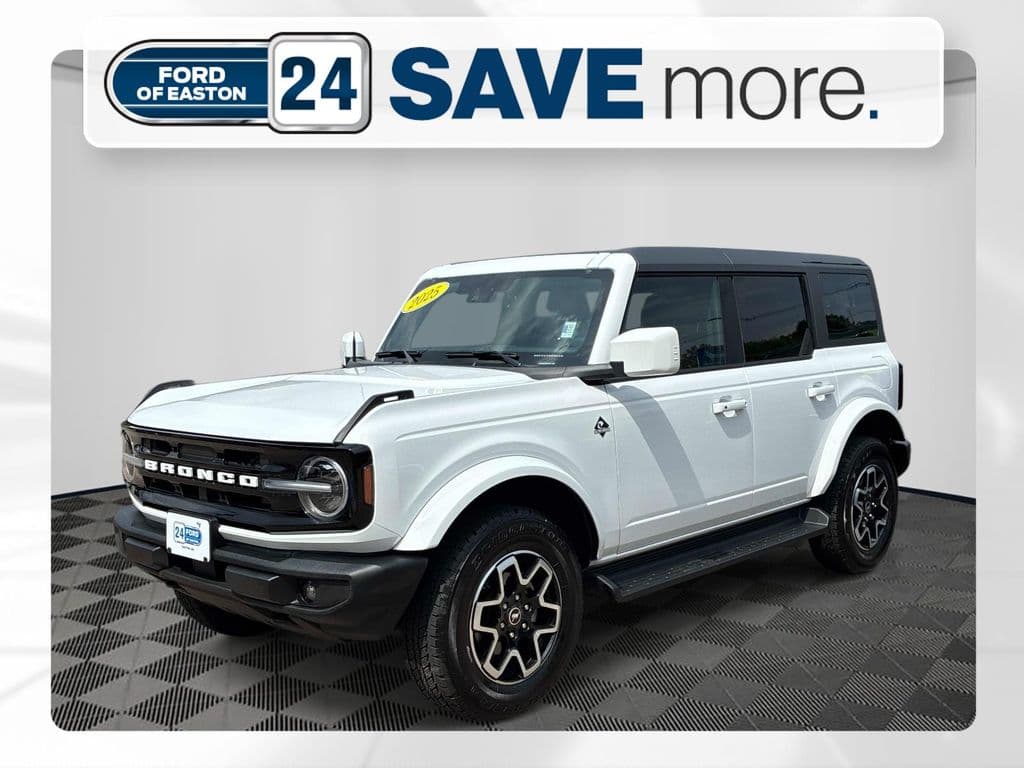 2025 Ford Bronco Outer Banks — photo 1 of 38