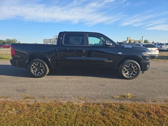 2027 RAM 1500 Laramie — photo 1 of 37