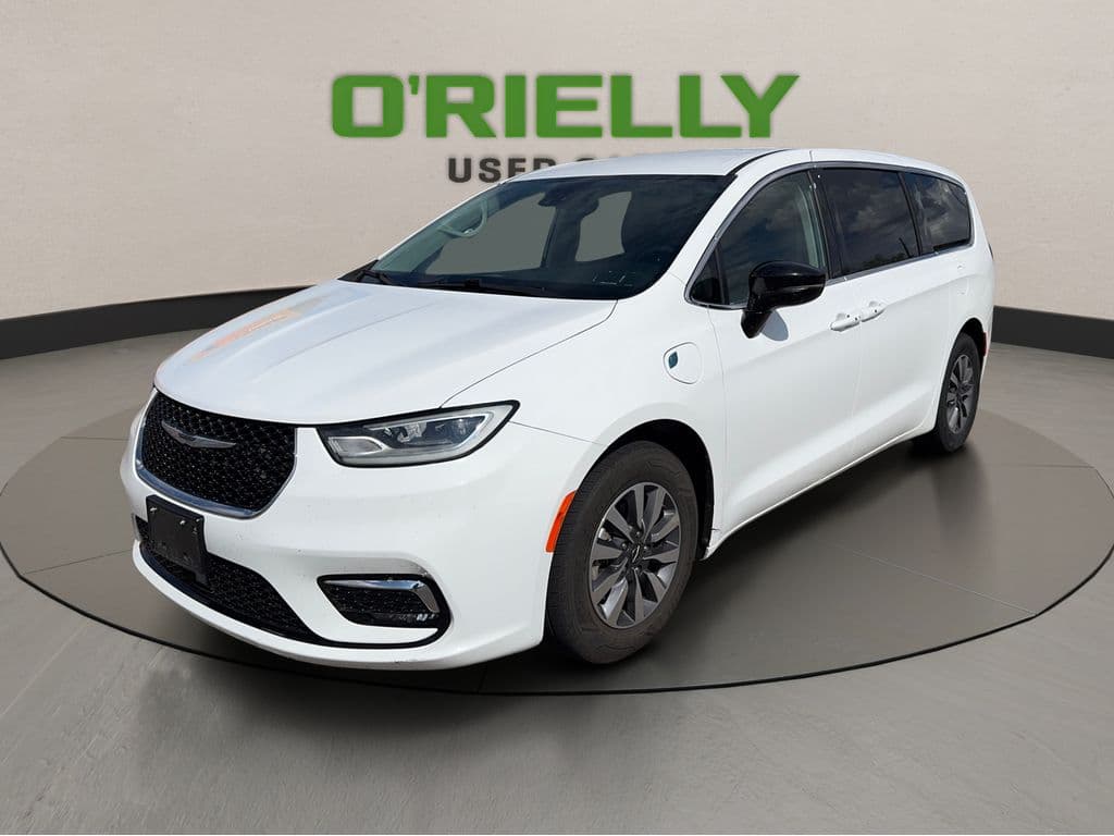 2024 Chrysler Pacifica Hybrid Select — photo 1 of 19