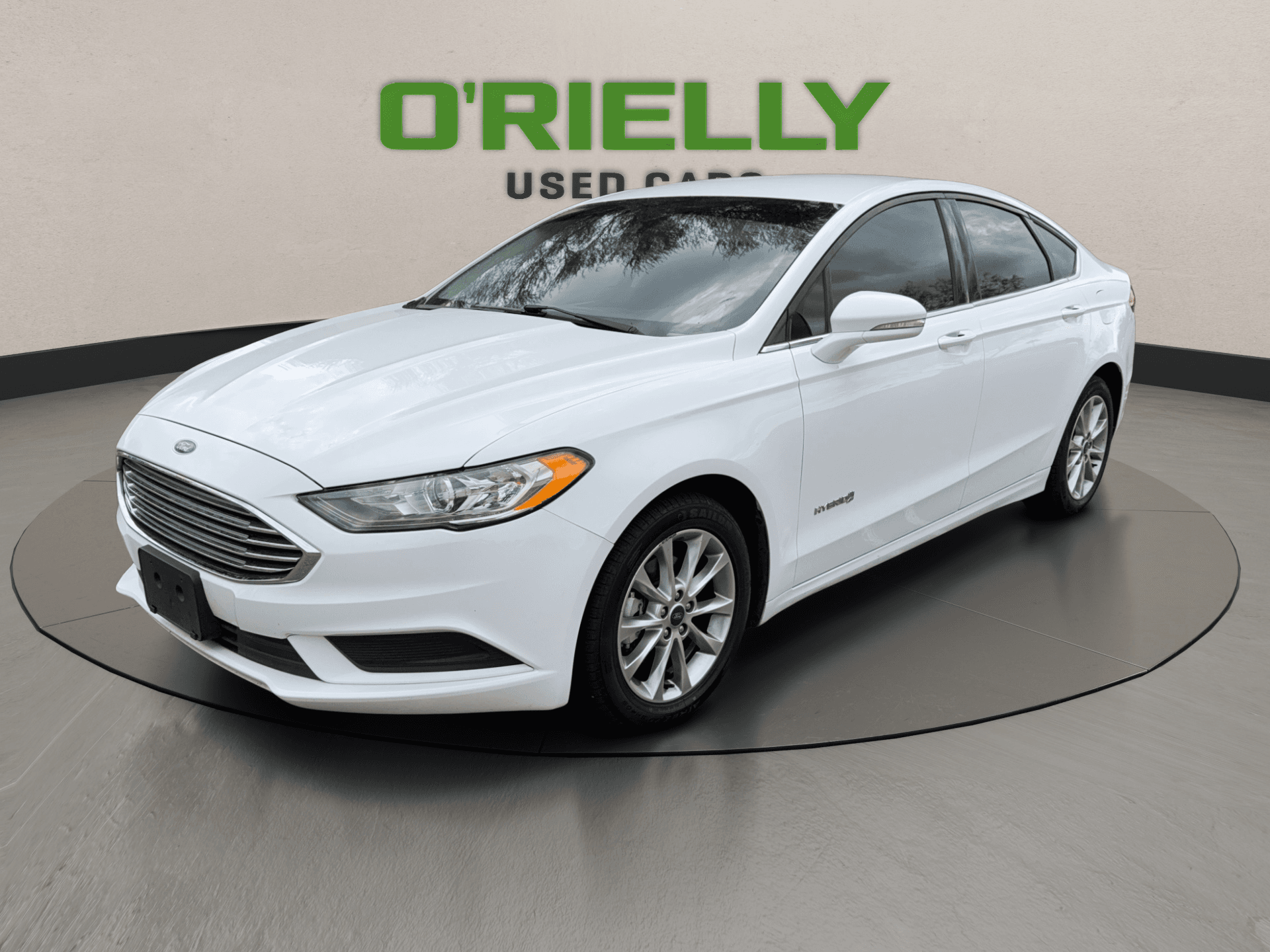 2017 Ford Fusion Base — photo 1 of 14