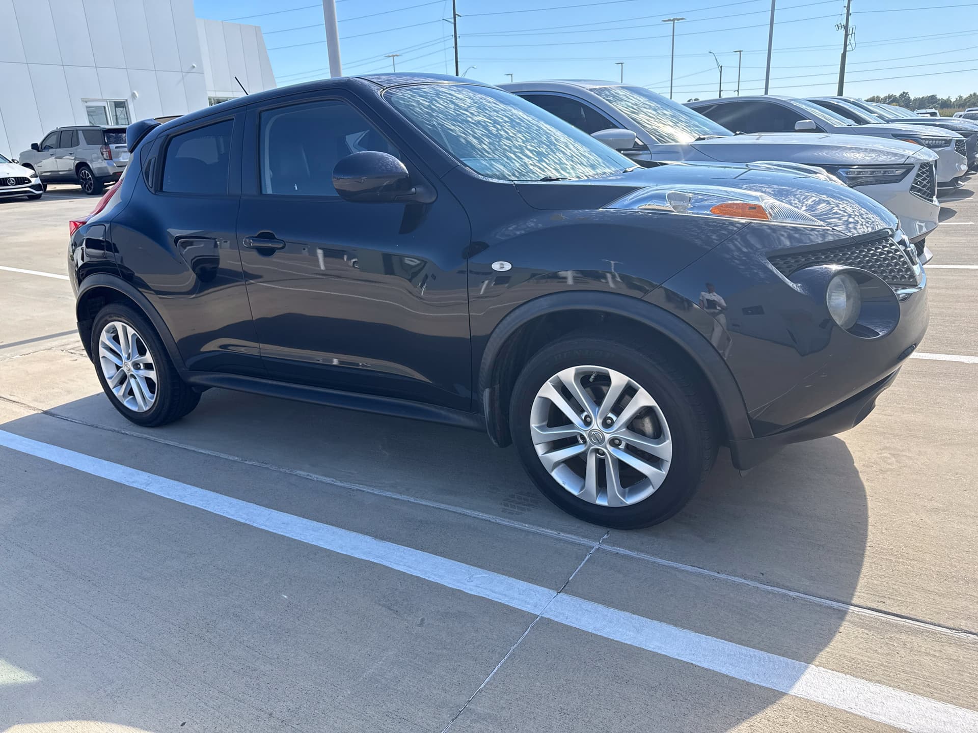 2012 Nissan JUKE SL — photo 1 of 7