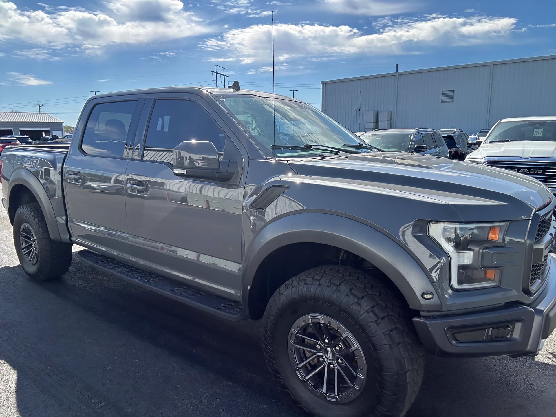 2020 Ford F-150 Raptor — photo 1 of 13