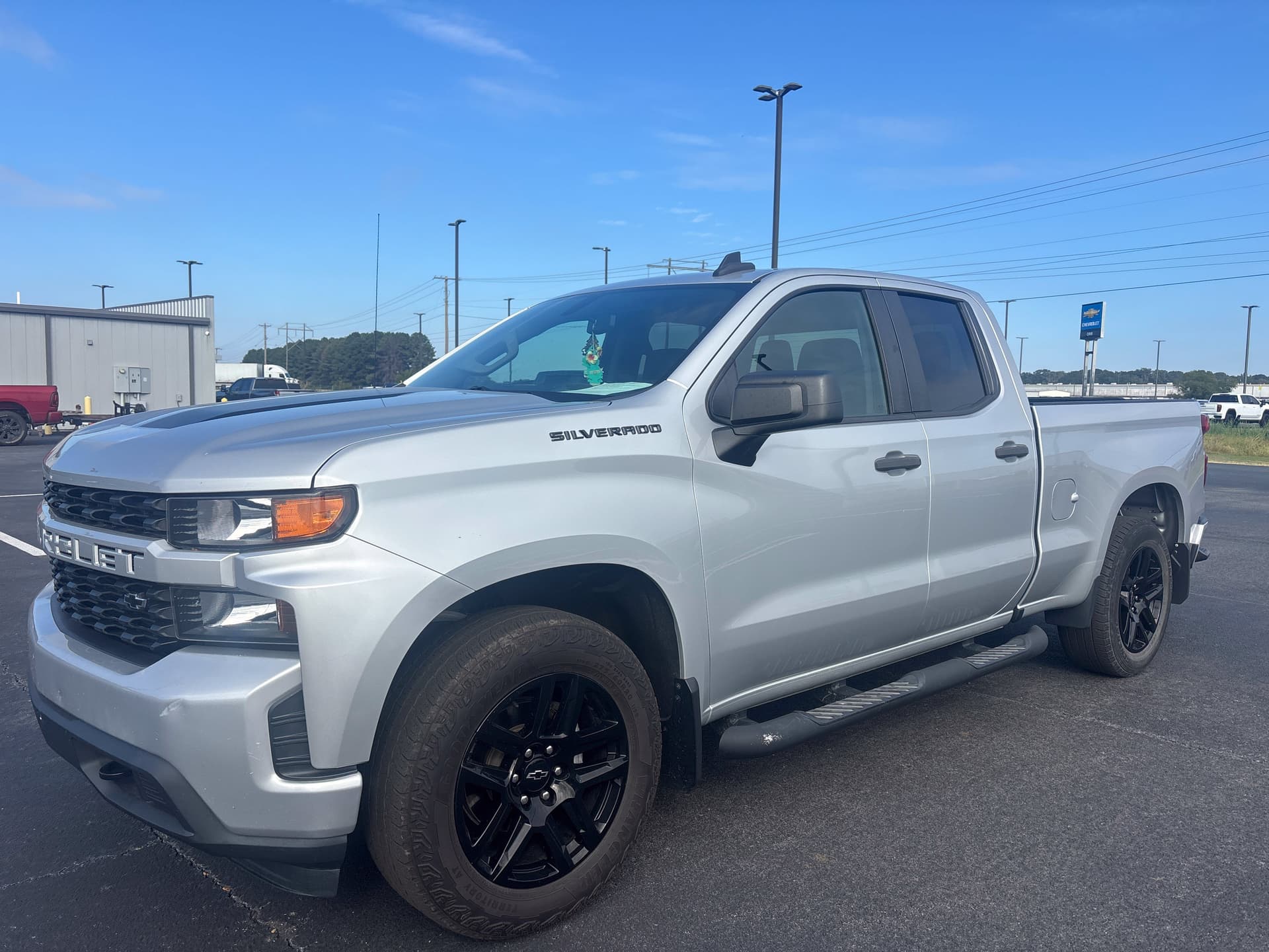 2020 Chevrolet Silverado 1500 Custom — photo 1 of 12