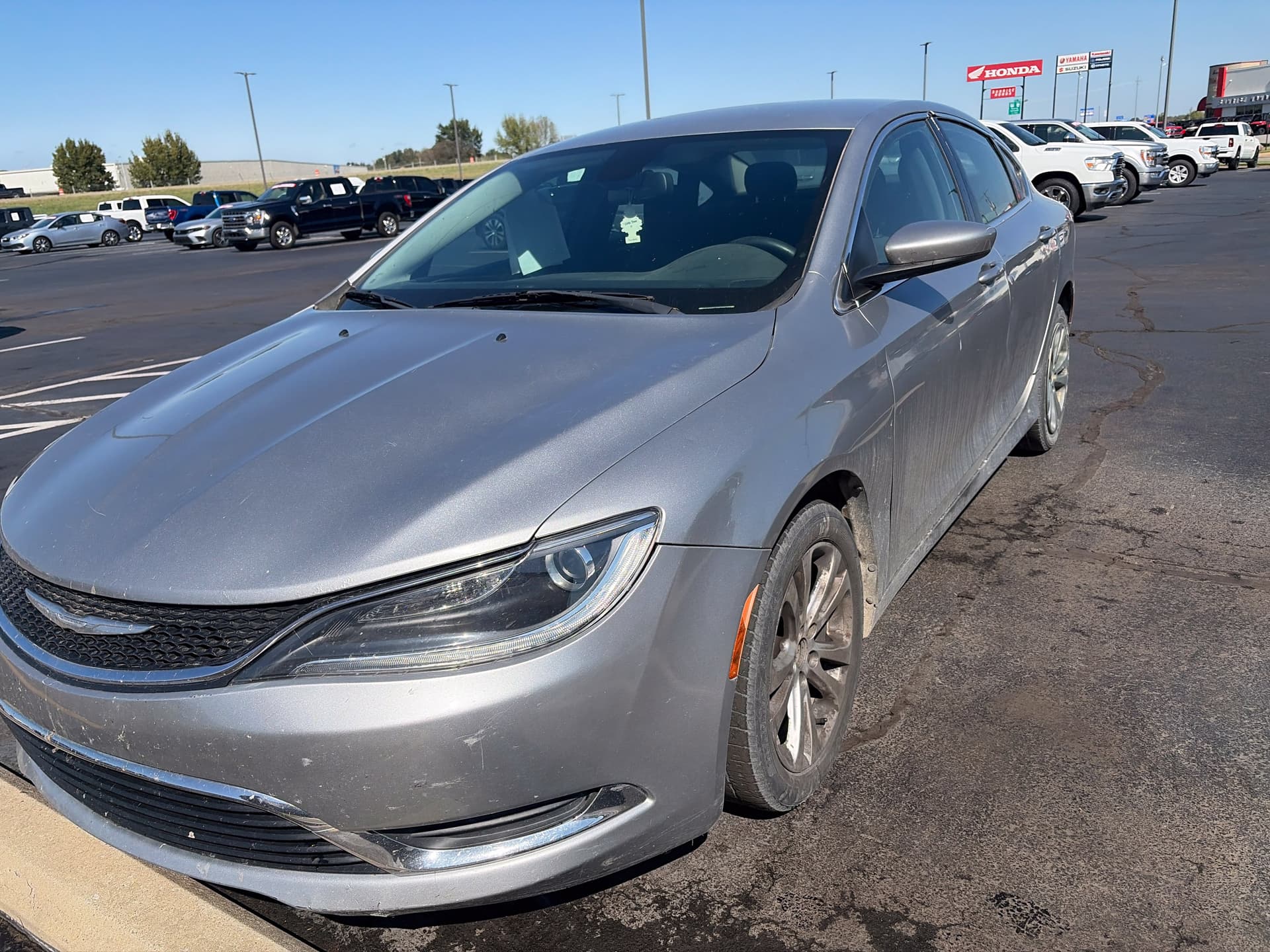 2015 Chrysler 200 Limited — photo 1 of 5