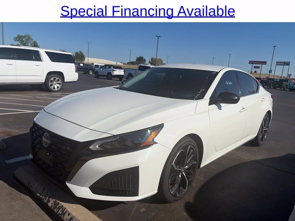 2023 Nissan Altima 2.5 SR — photo 1 of 27