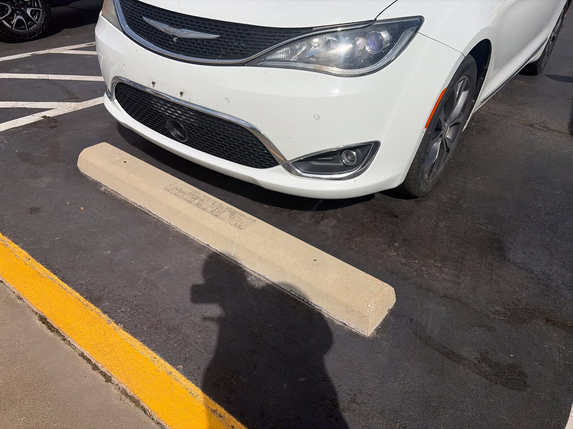 2017 Chrysler Pacifica Limited — photo 1 of 26