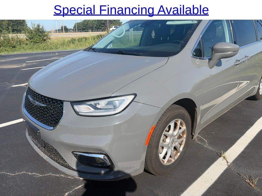 2022 Chrysler Pacifica Touring L — photo 1 of 14