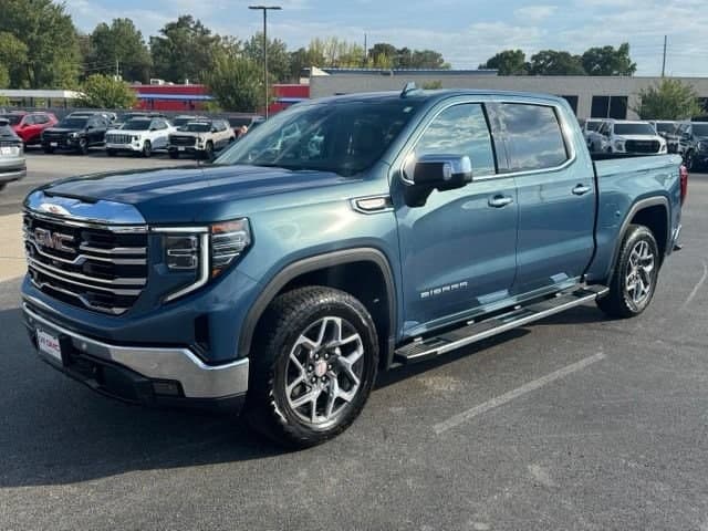 2024 GMC Sierra 1500 SLT — photo 1 of 18