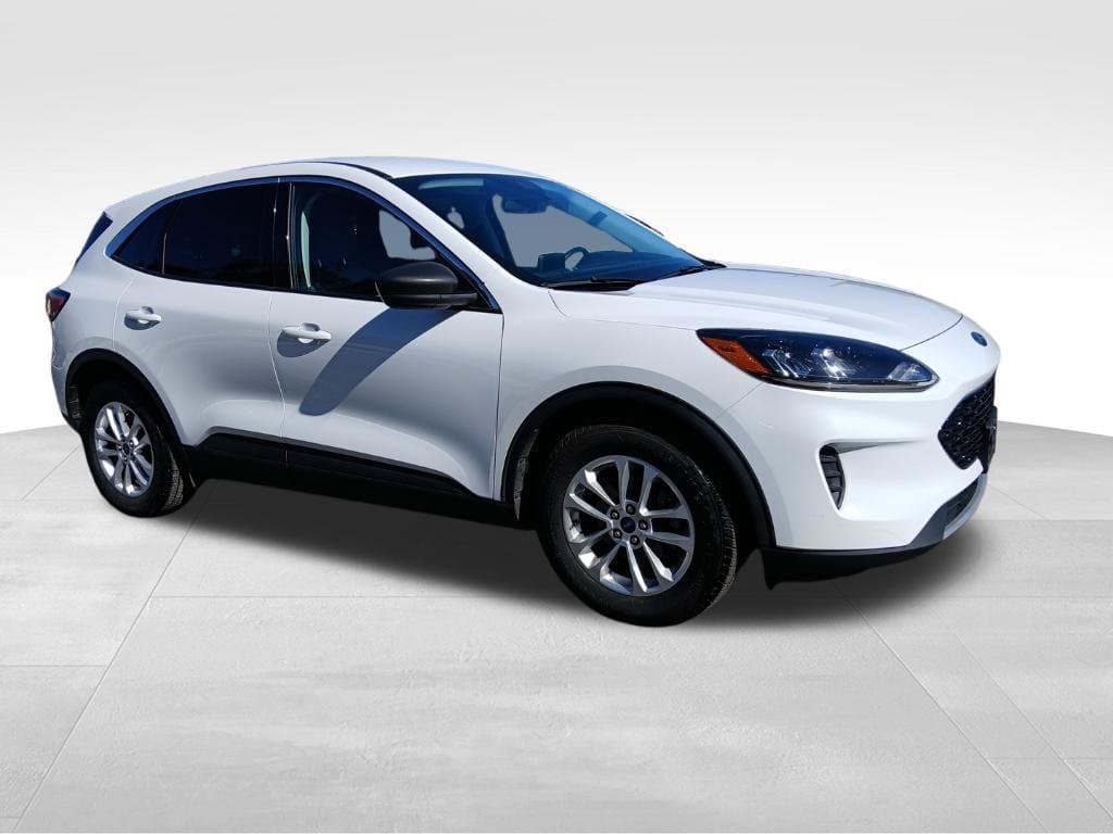 2022 Ford Escape SE — photo 1 of 8