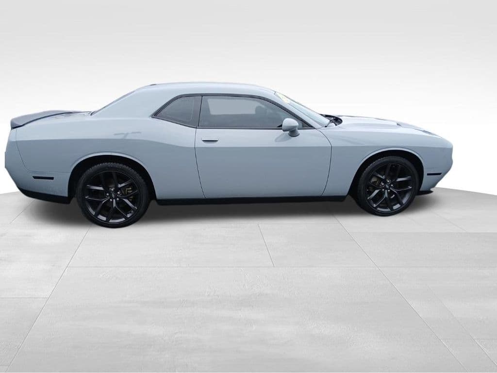 2021 Dodge Challenger SXT — photo 1 of 9