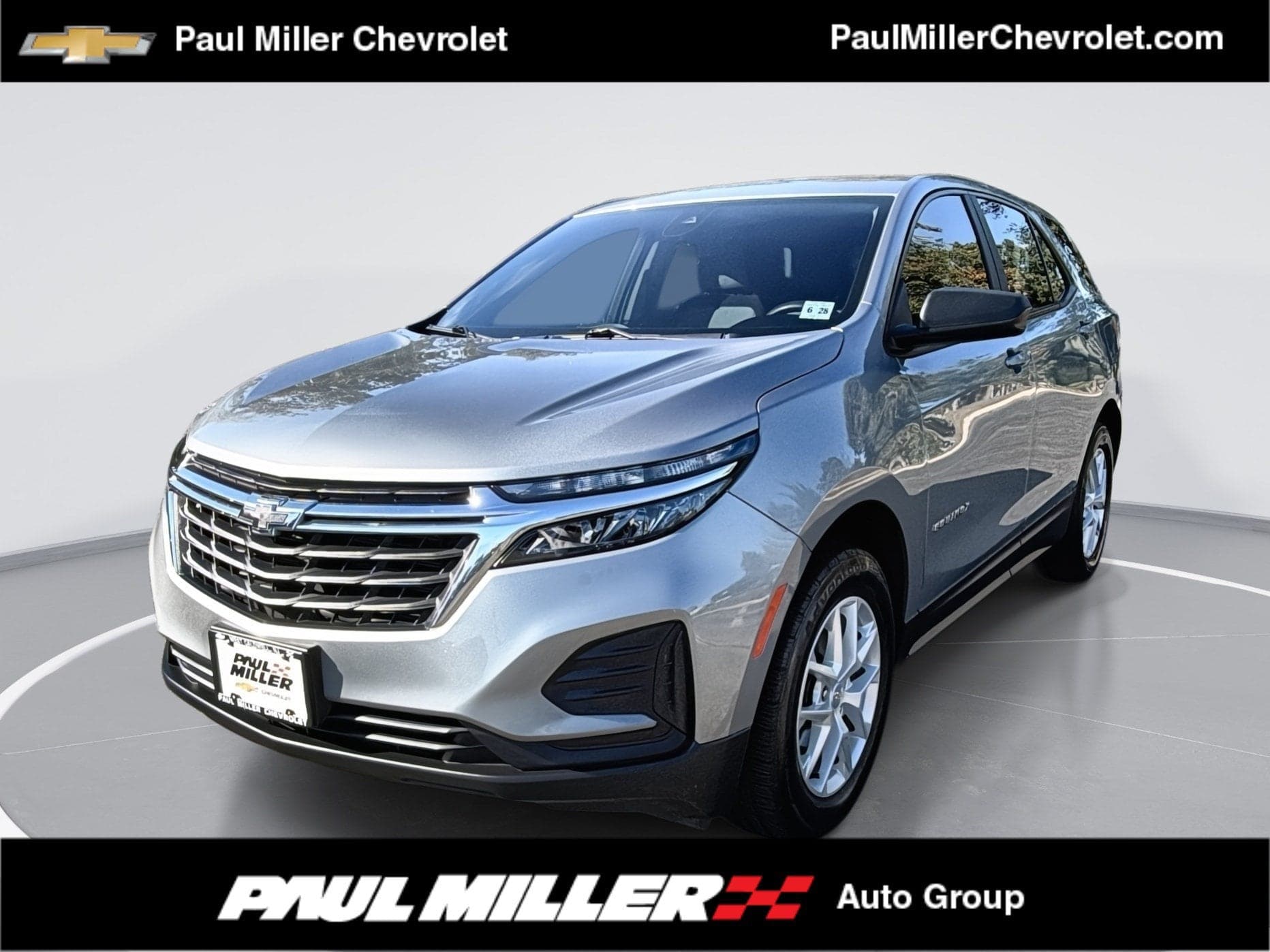 2023 Chevrolet Equinox LS — photo 1 of 36