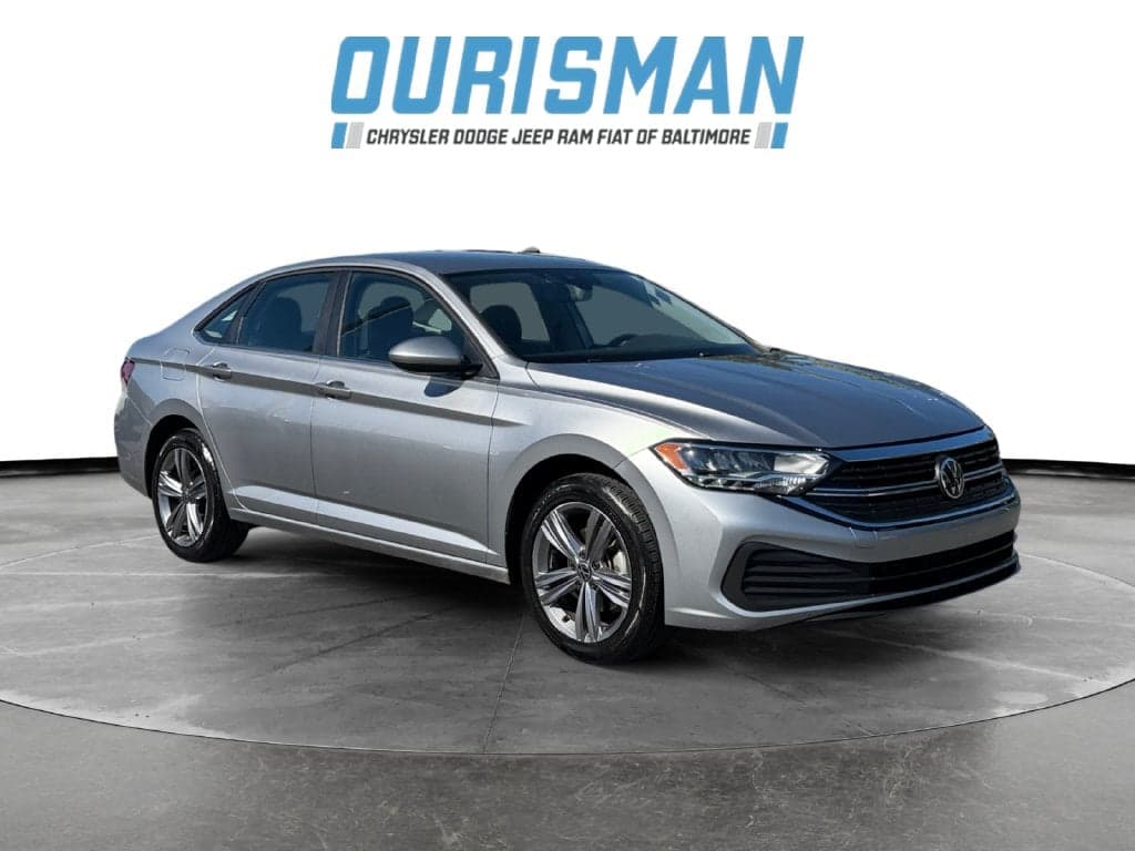 2024 Volkswagen Jetta Base — photo 1 of 21