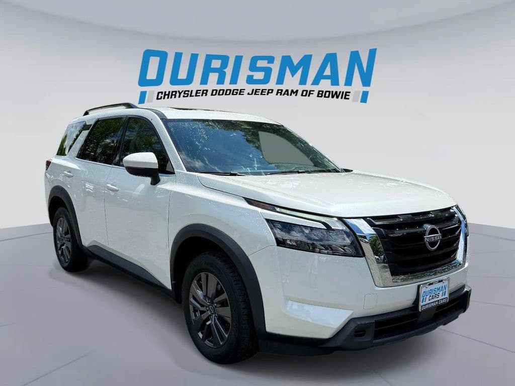 2023 Nissan Pathfinder SV — photo 1 of 30