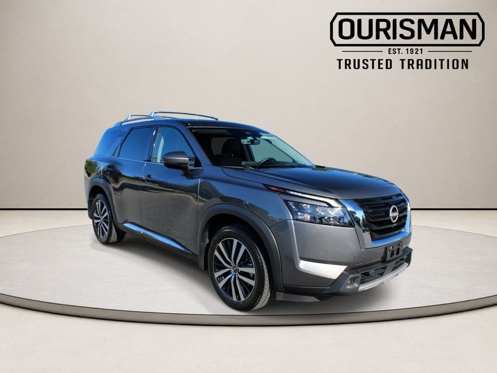 2025 Nissan Pathfinder Platinum — photo 1 of 52