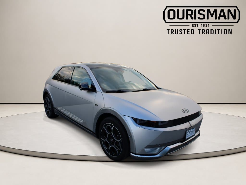 2024 Hyundai IONIQ 5 Base — photo 1 of 42