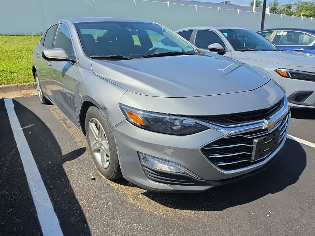2024 Chevrolet Malibu LS — photo 1 of 10