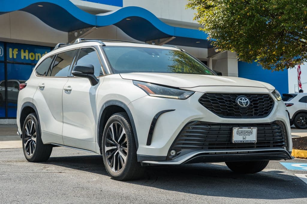 2021 Toyota Highlander XSE — photo 1 of 46